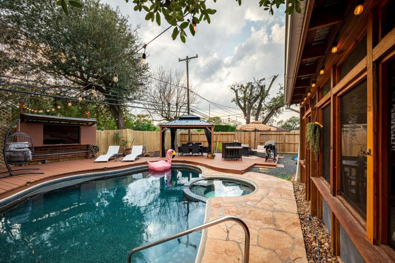 Heated Pool Retreat Outdoortv Bbq And Cozy Gazebos