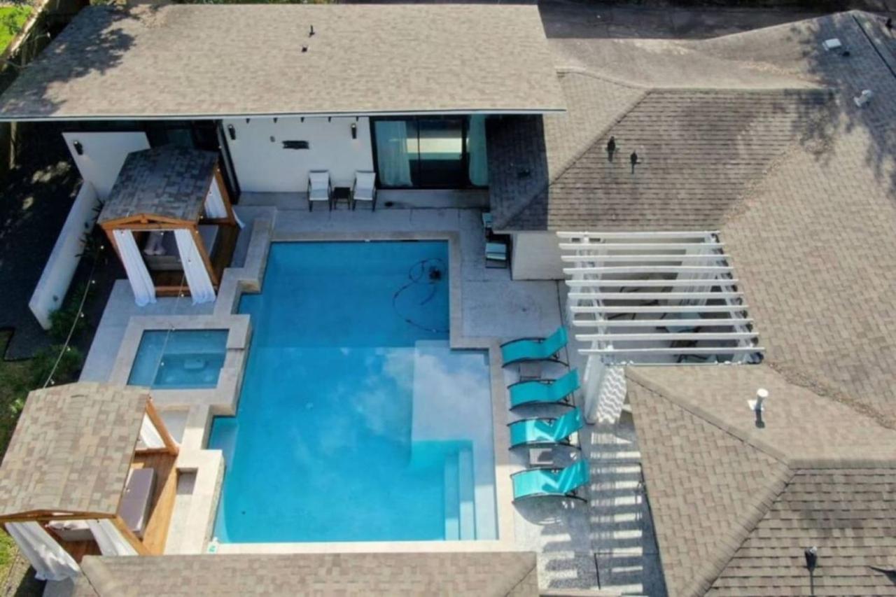 Holiday home Paradise Retreat Heated Pool Jacuzzi And 75inches Tv Houston