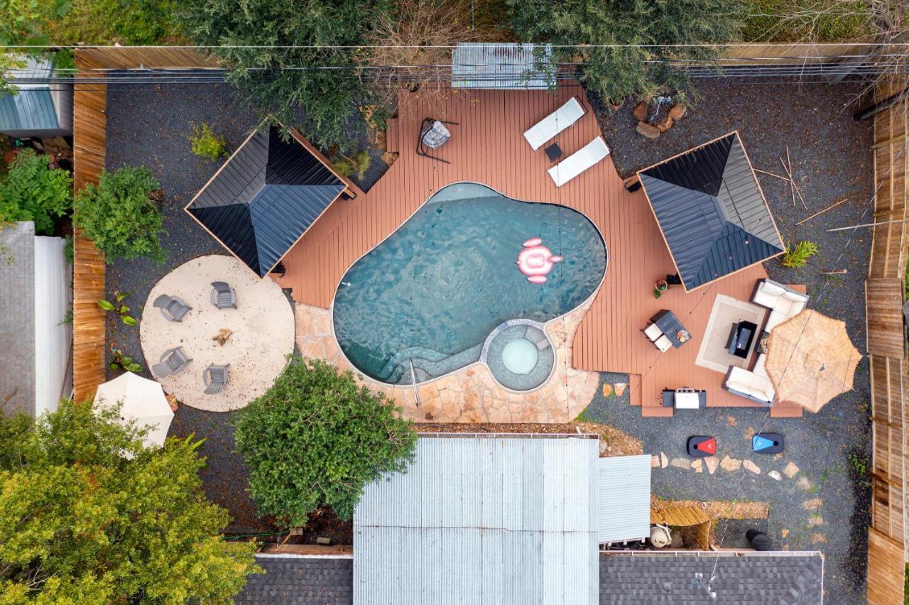 Holiday home Heated Pool Retreat Outdoortv Bbq And Cozy Gazebos