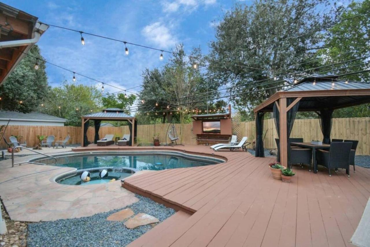 Heated Pool Retreat Outdoortv Bbq And Cozy Gazebos Houston