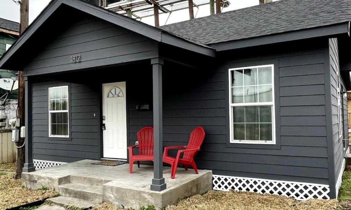 Cozy Heights 2 Bd Bungalow, Walkable Holiday home Houston