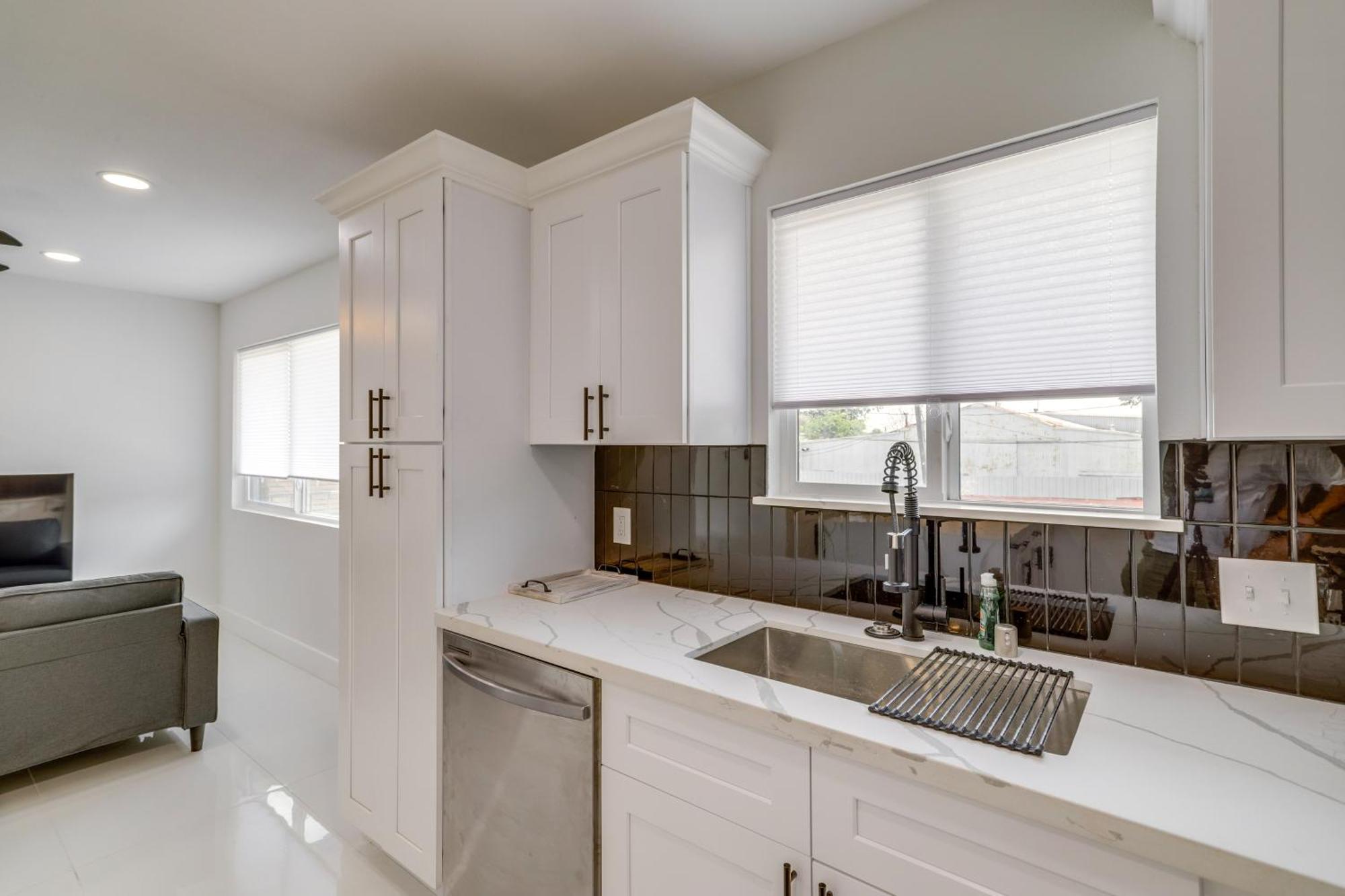 Chic - 2 Mi To U Of H Campus Apartment