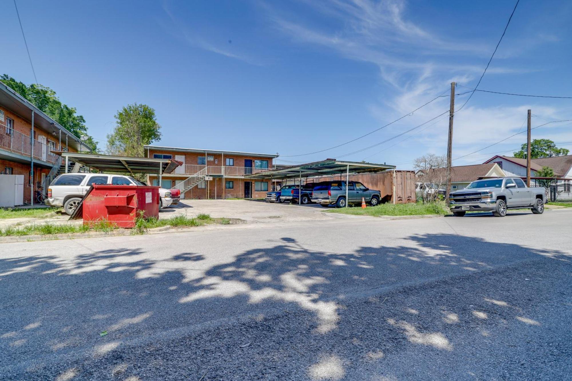 Chic - 2 Mi To U Of H Campus Apartment *
