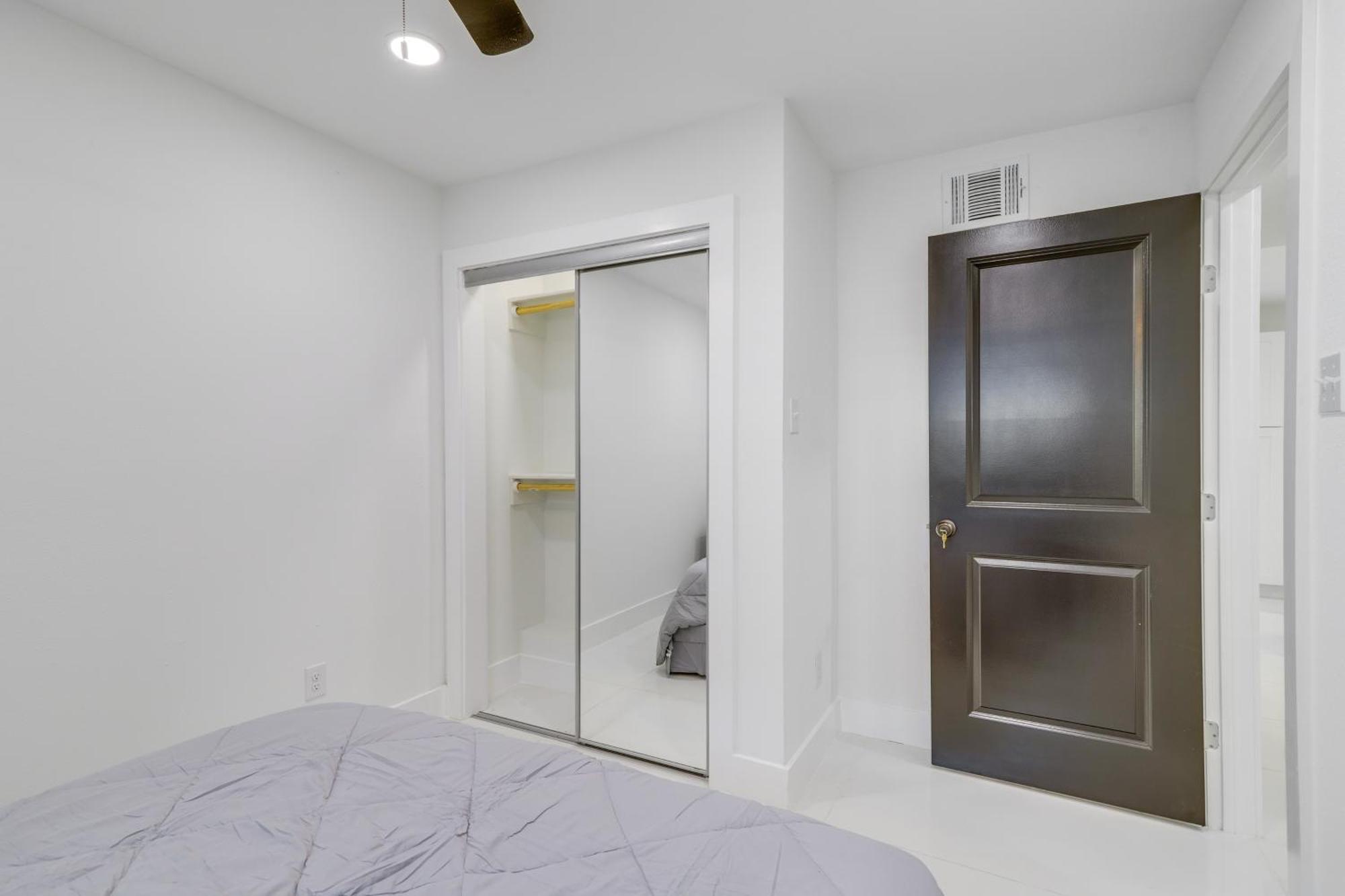 Close To And Downtown Apartment