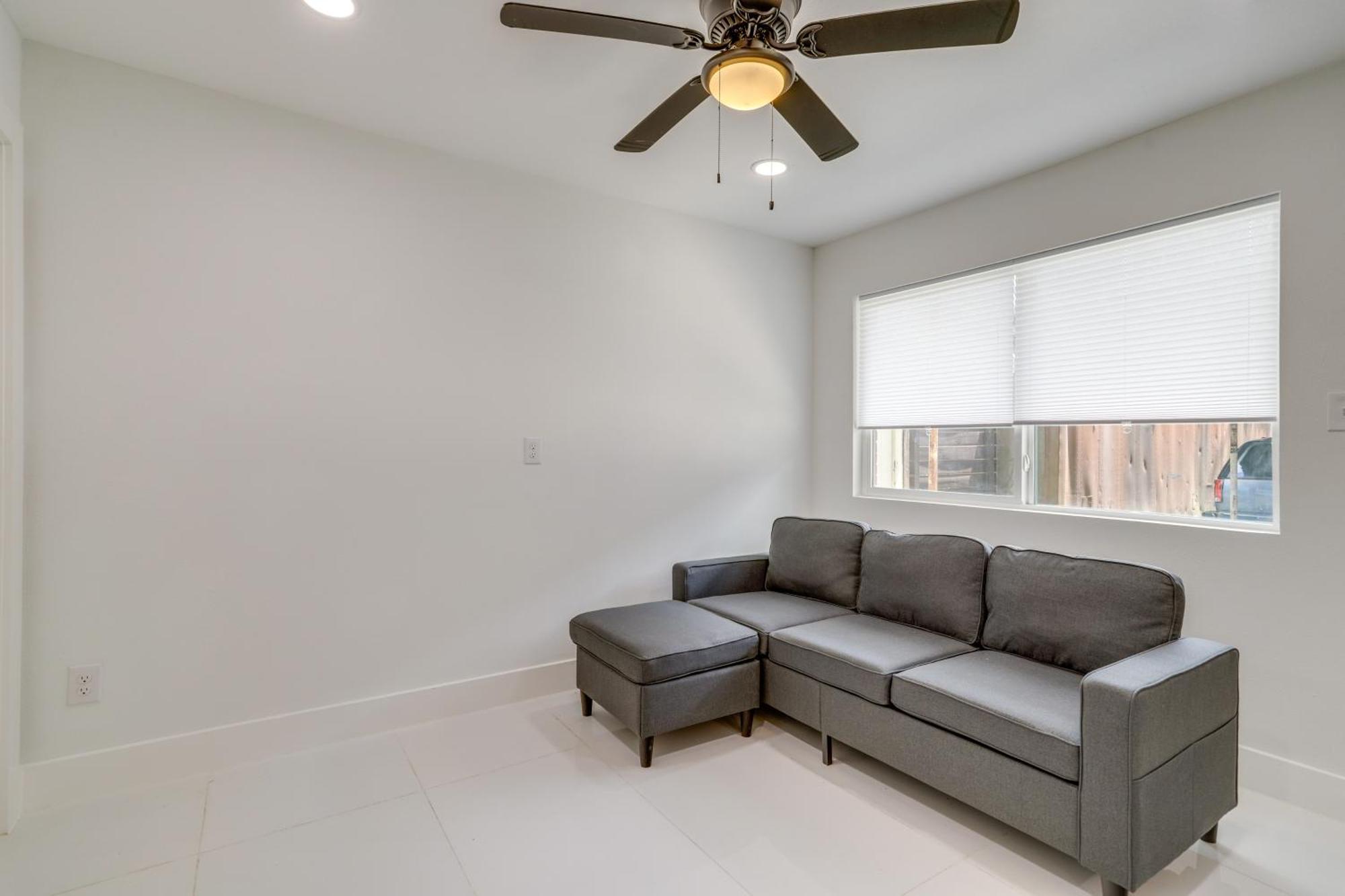 Apartment Close To And Downtown