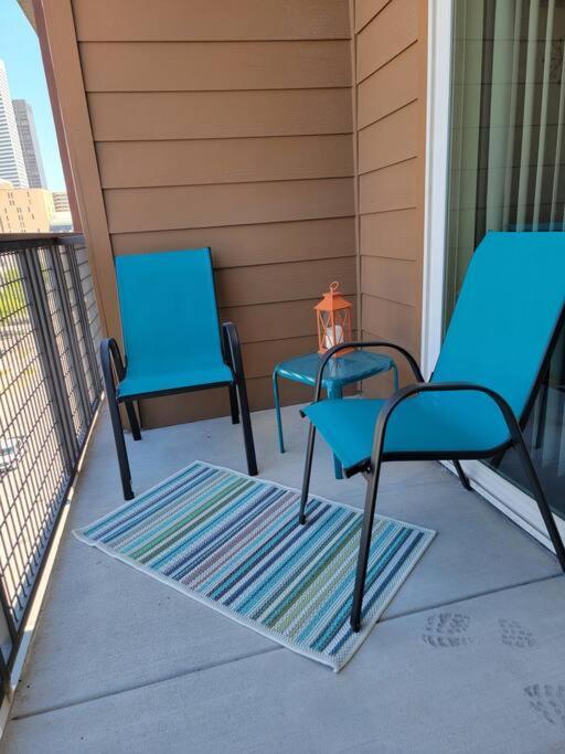Sodo Gem: Rooftop Skyline Pool Parking Wi-fi Apartment