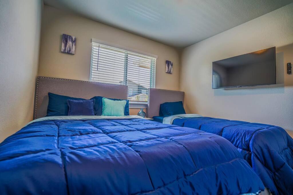 Villa Stunning 3 Bedroom, 2 Bath Close To Everything!