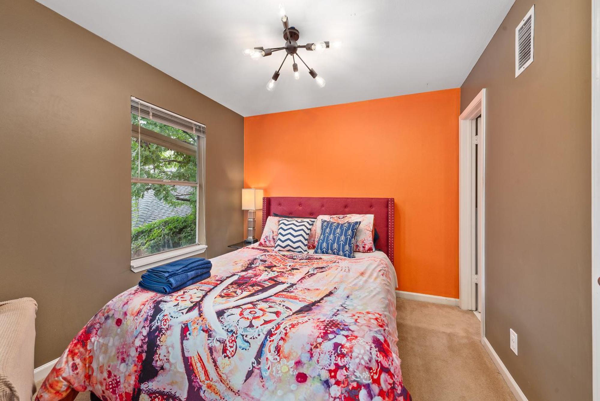 Boho-inspired Haven With Free Park Houston