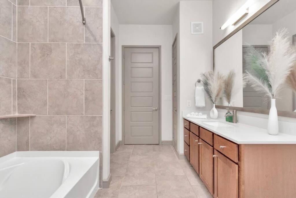 U4 Penthouse Downtown Apartment Houston