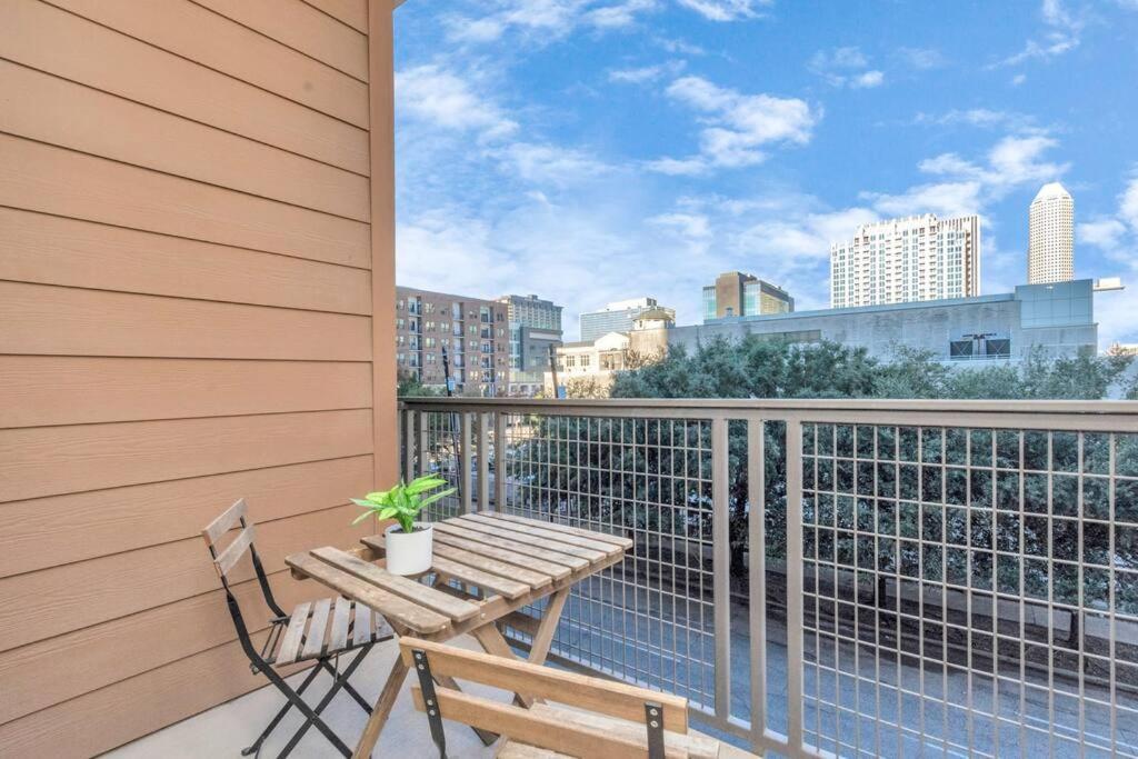 U4 Penthouse Downtown *