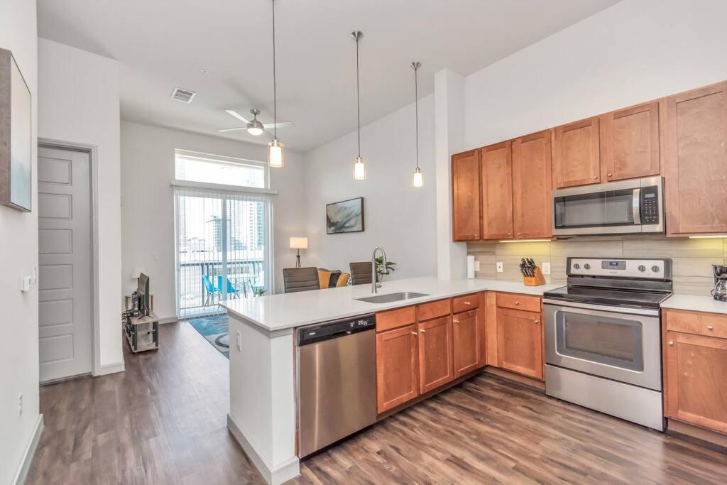 Apartment U3 Penthouse Houstonw Car Astros W Skyline-view
