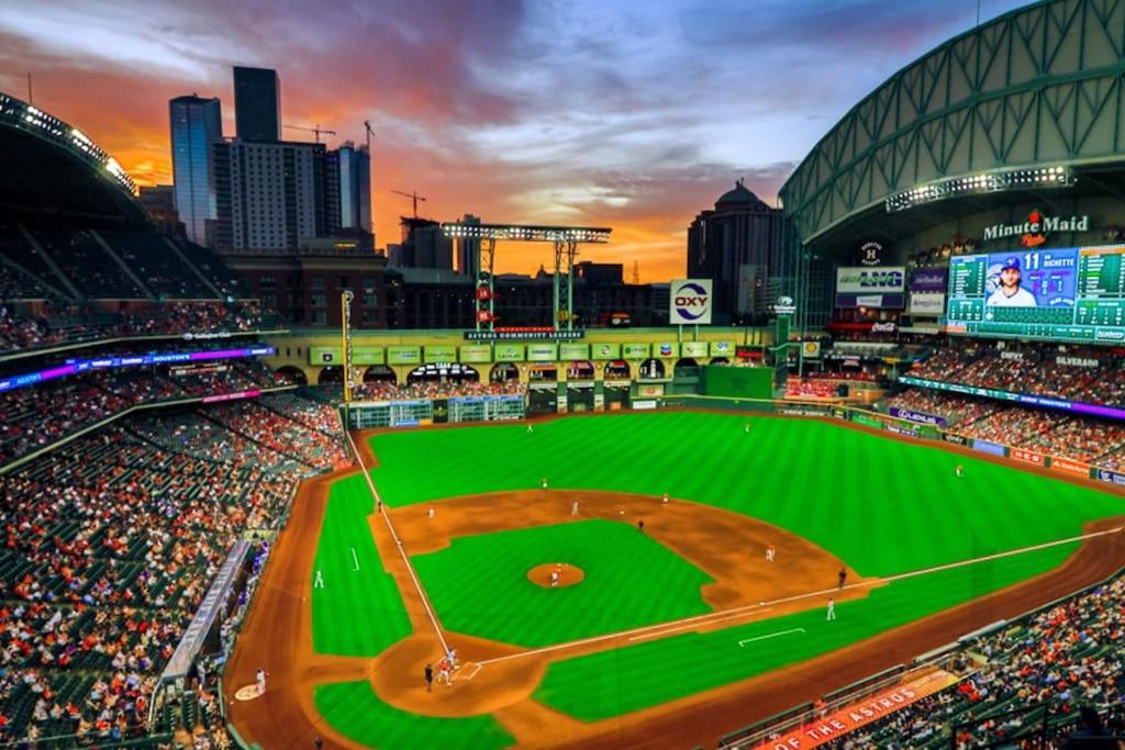 Apartment U3 Penthouse Houstonw Car Astros W Skyline-view