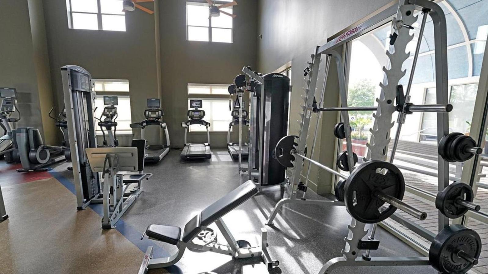 Landing At Voyager At Space Center - 1 Bedroom In East Pasadena Apartment *
