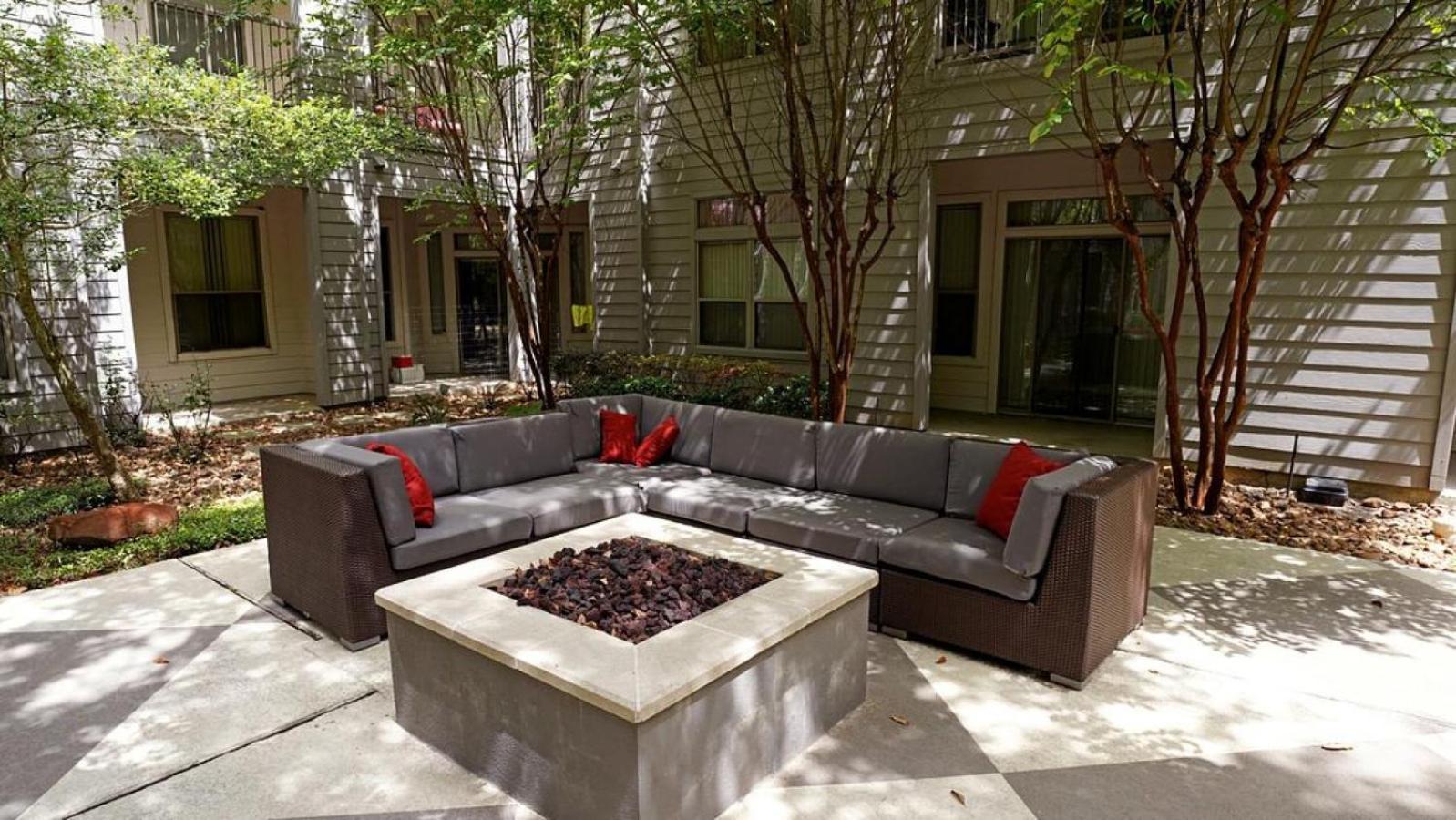 Landing At Voyager At Space Center - 1 Bedroom In East Pasadena