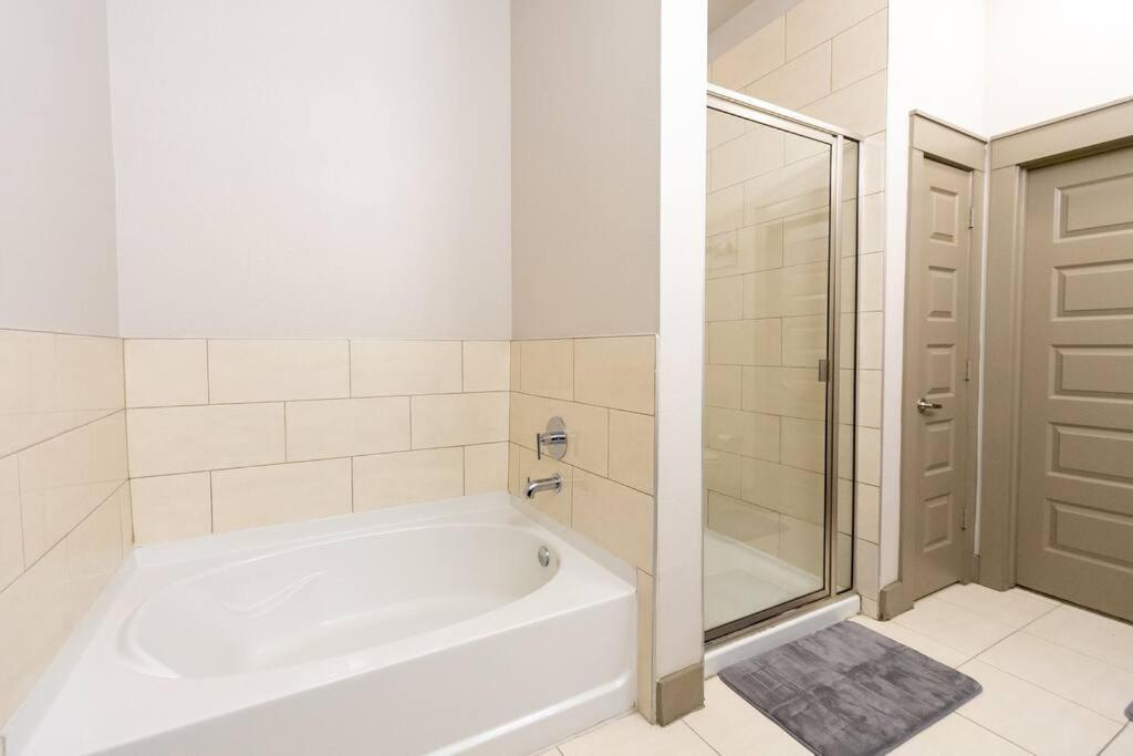 Luxury Downtown Apartment