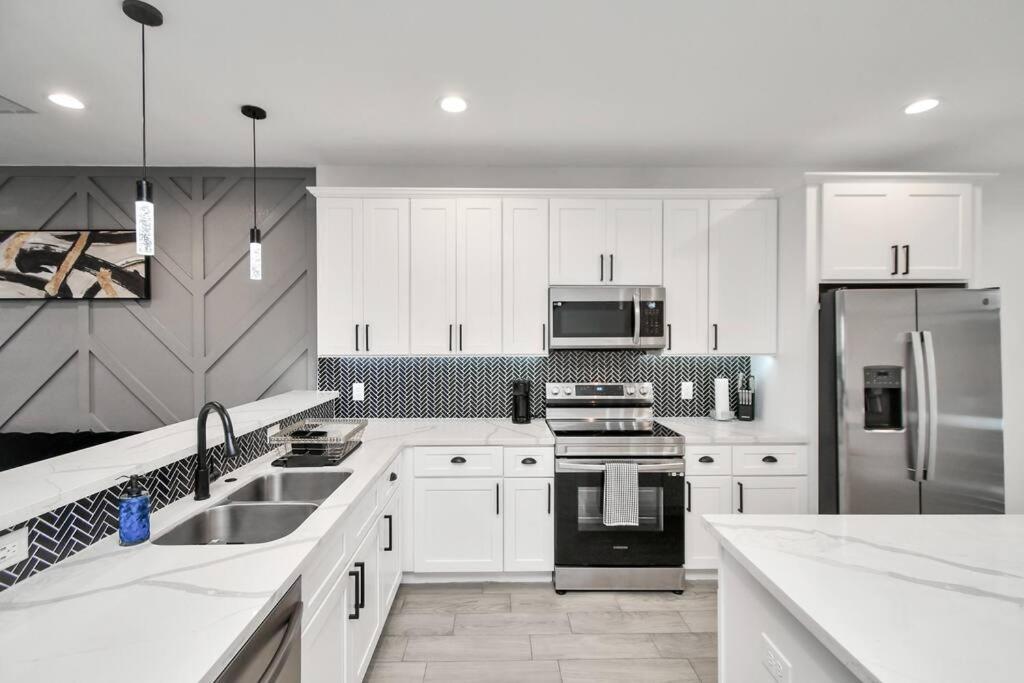 Grand Luxe Retreat - Sleeps 8 - Free Parking - Med Center & Nrg Holiday home *