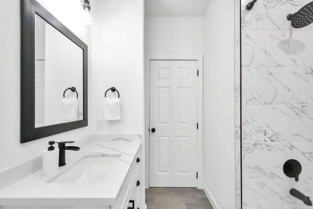 Grand Luxe Retreat - Sleeps 8 - Free Parking - Med Center & Nrg Holiday home