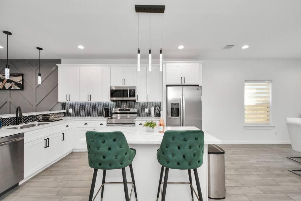 Holiday home Grand Luxe Retreat - Sleeps 8 - Free Parking - Med Center & Nrg