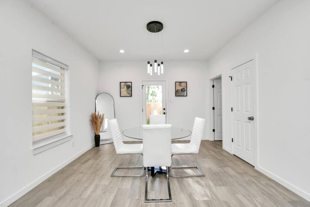 Grand Luxe Retreat - Sleeps 8 - Free Parking - Med Center & Nrg *