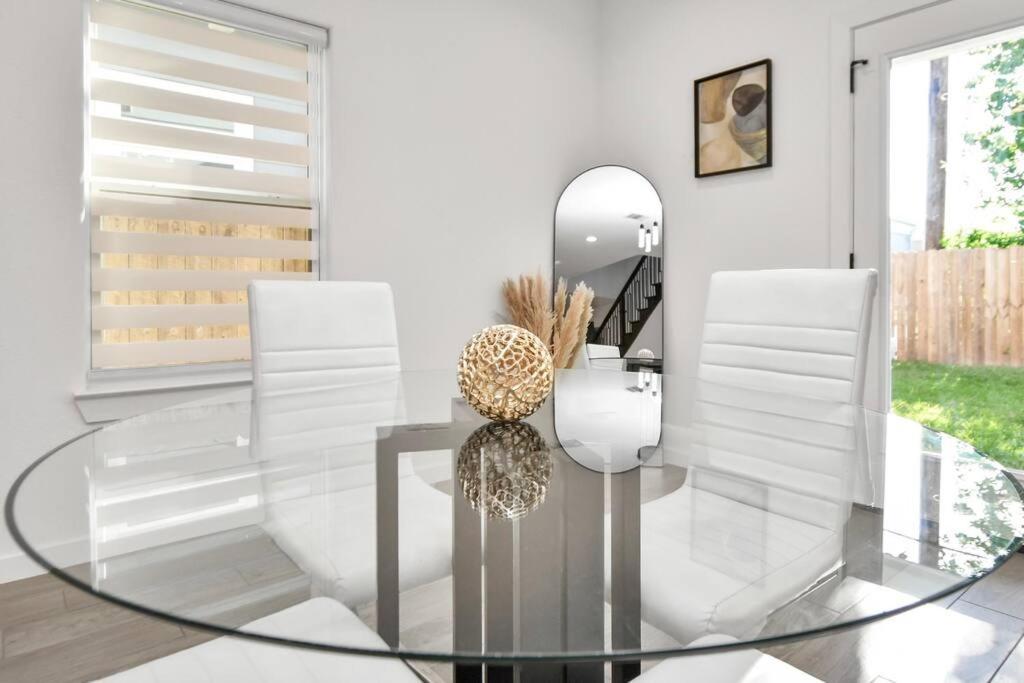 Holiday home Grand Luxe Retreat - Sleeps 8 - Free Parking - Med Center & Nrg