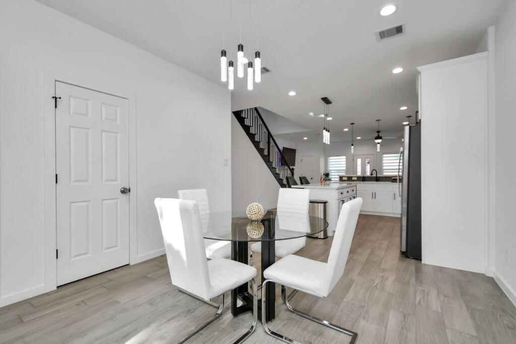 Grand Luxe Retreat - Sleeps 8 - Free Parking - Med Center & Nrg *