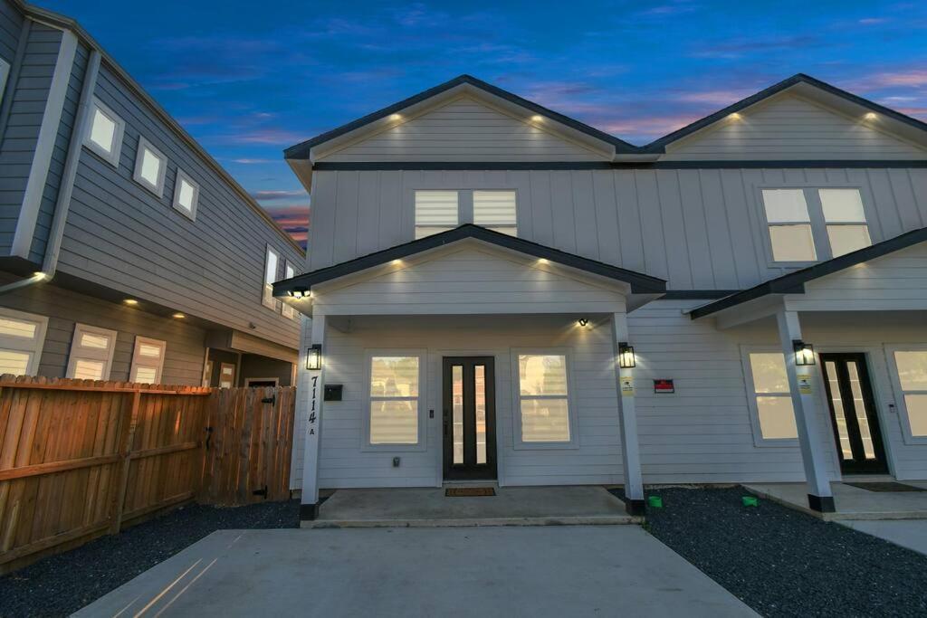 Grand Luxe Retreat - Sleeps 8 - Free Parking - Med Center & Nrg