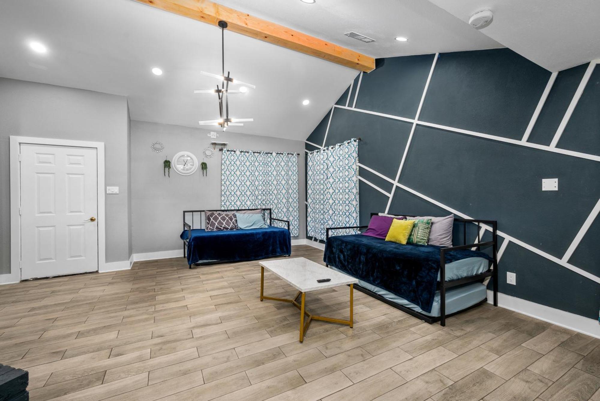 Spacious Galleria With Free Park Apartment Houston