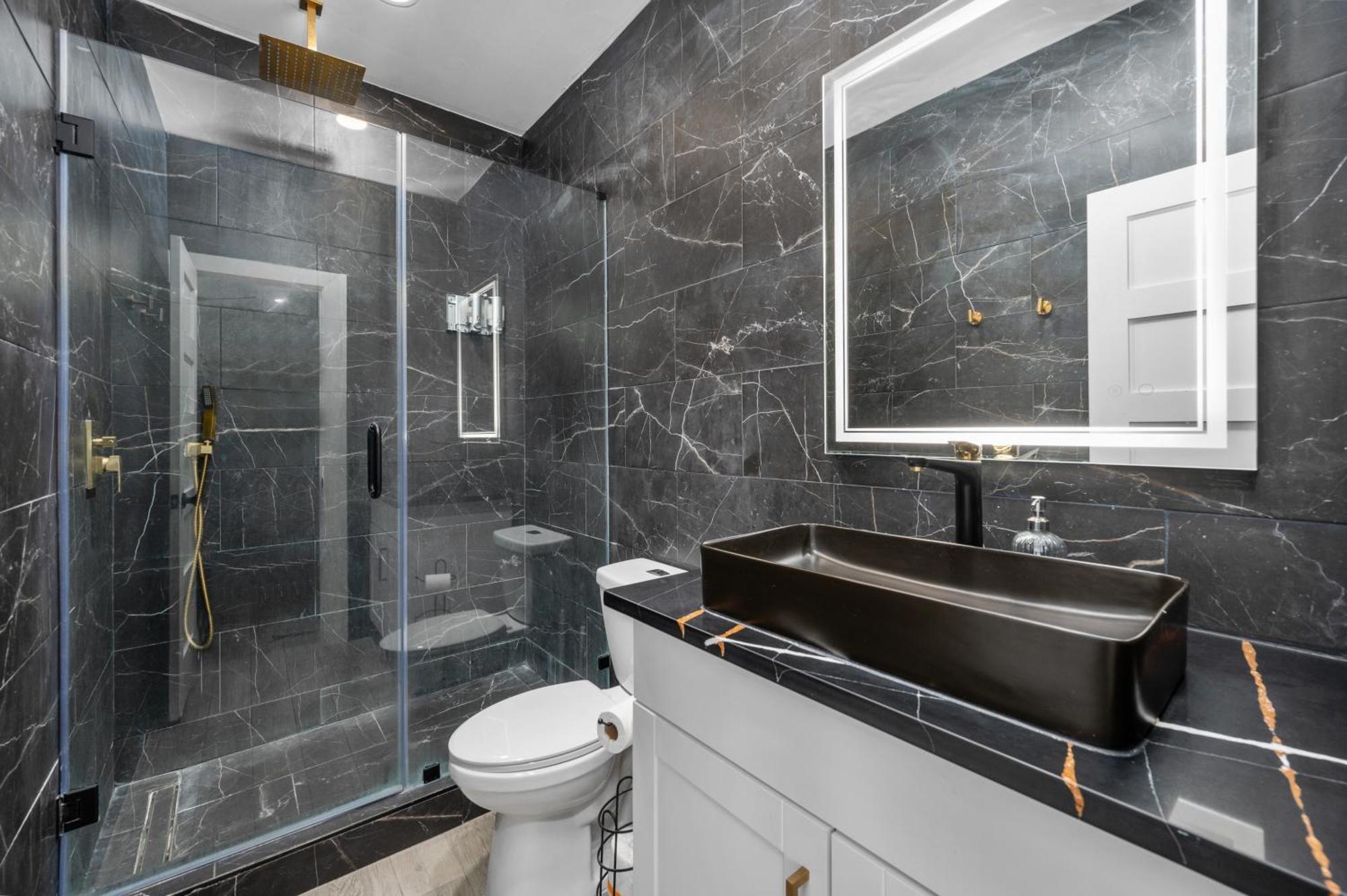 Spacious Galleria With Free Park Apartment Houston