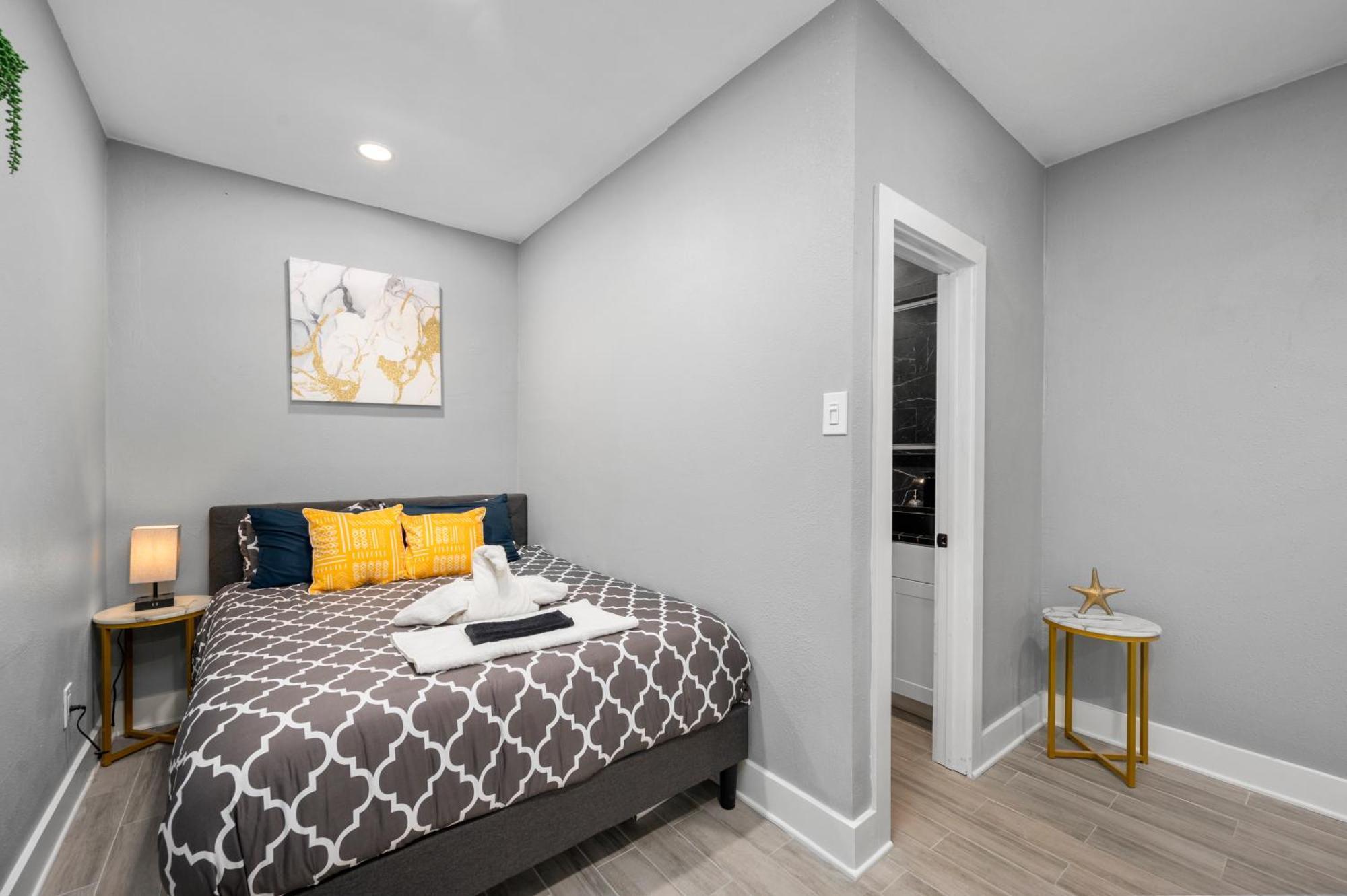 Apartment Chic Urban In The Heart Of *