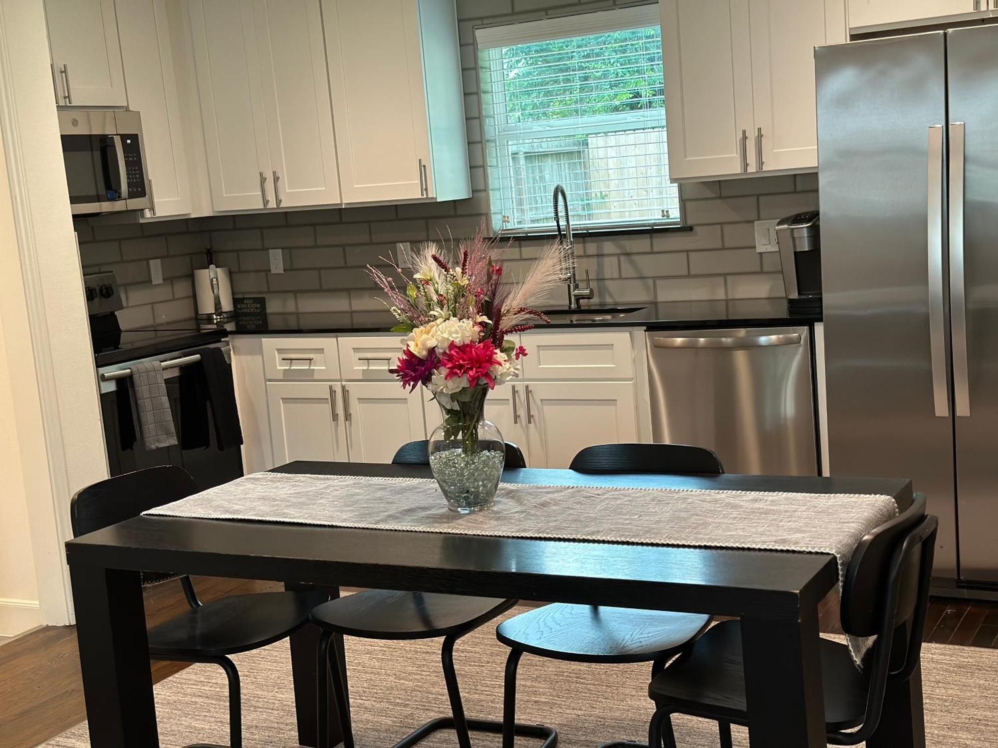 Apartment 4 Bedroom Retreat 20 Minutes From Nrg Stadium And Hobby Airport Houston