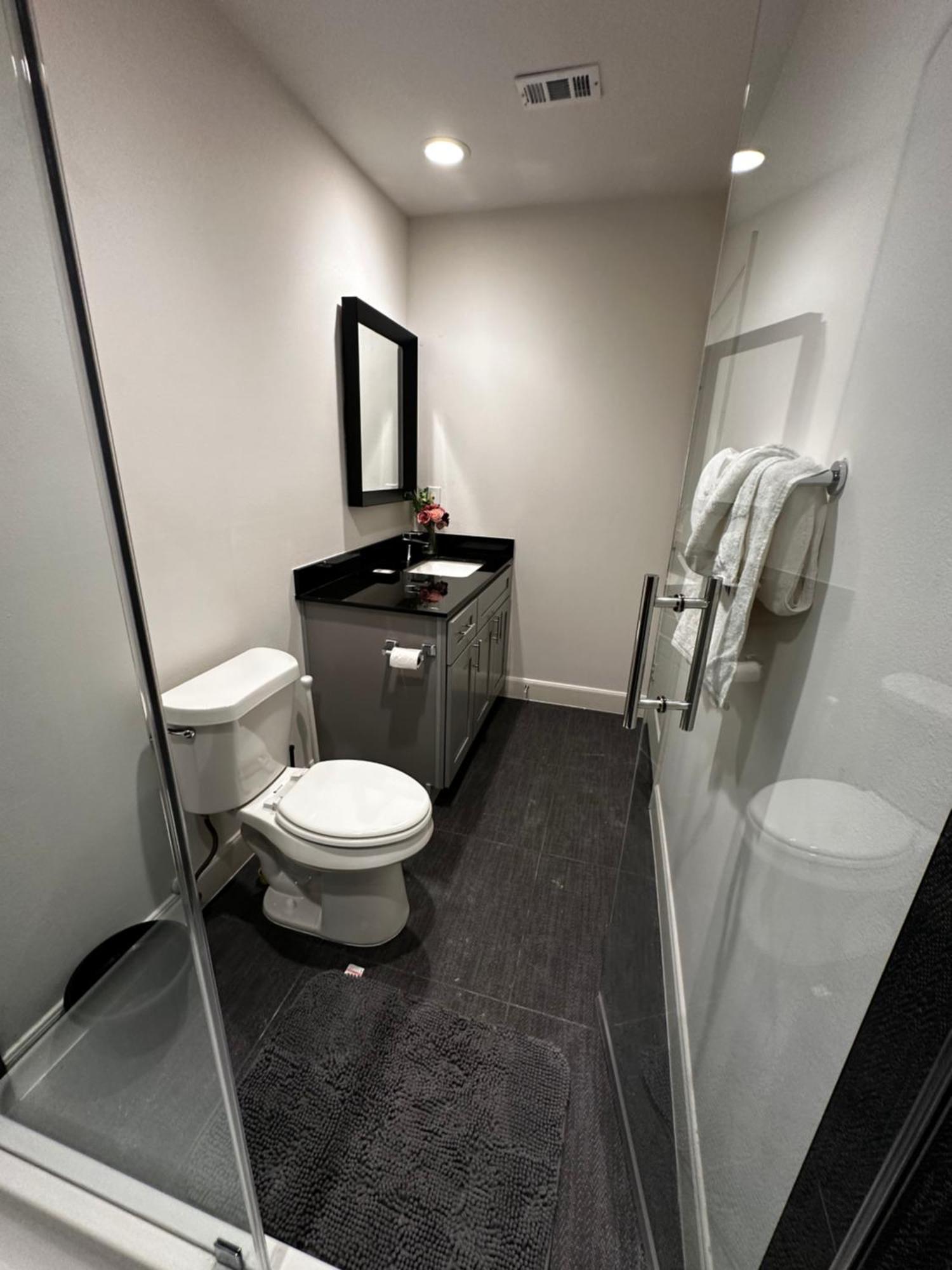 4 Bedroom Retreat 20 Minutes From Nrg Stadium And Hobby Airport Apartment *