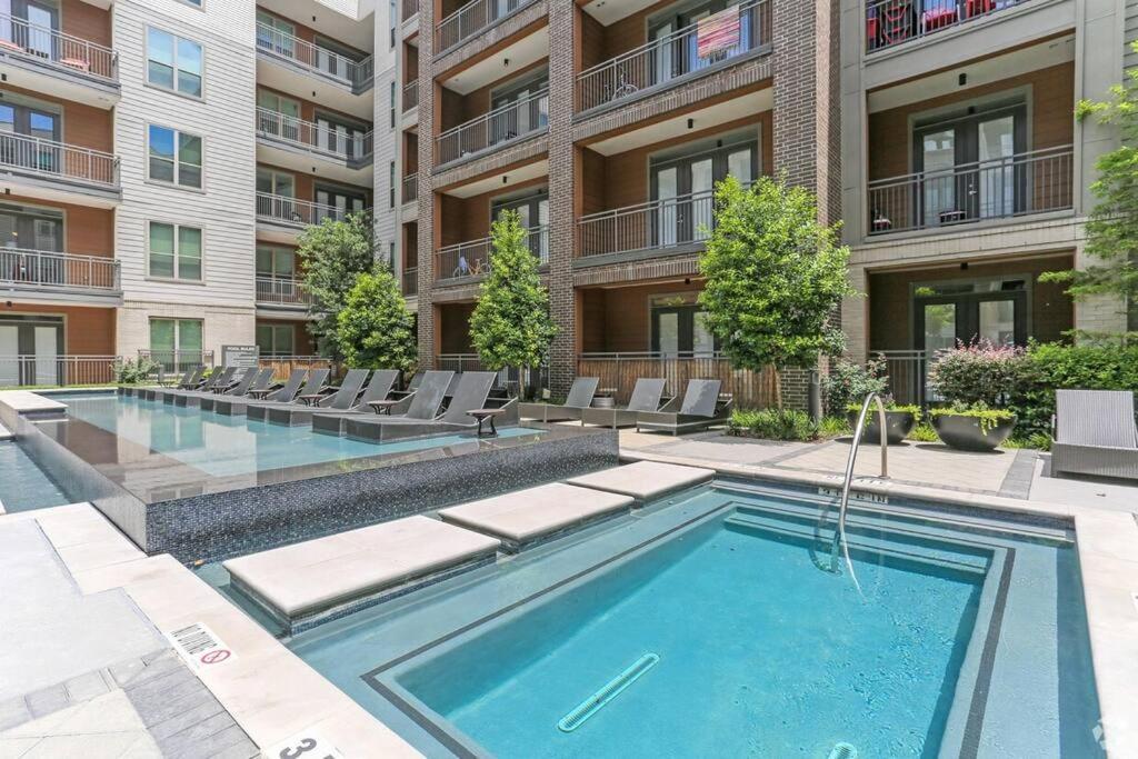Luxury At Synergy Staduim Houston