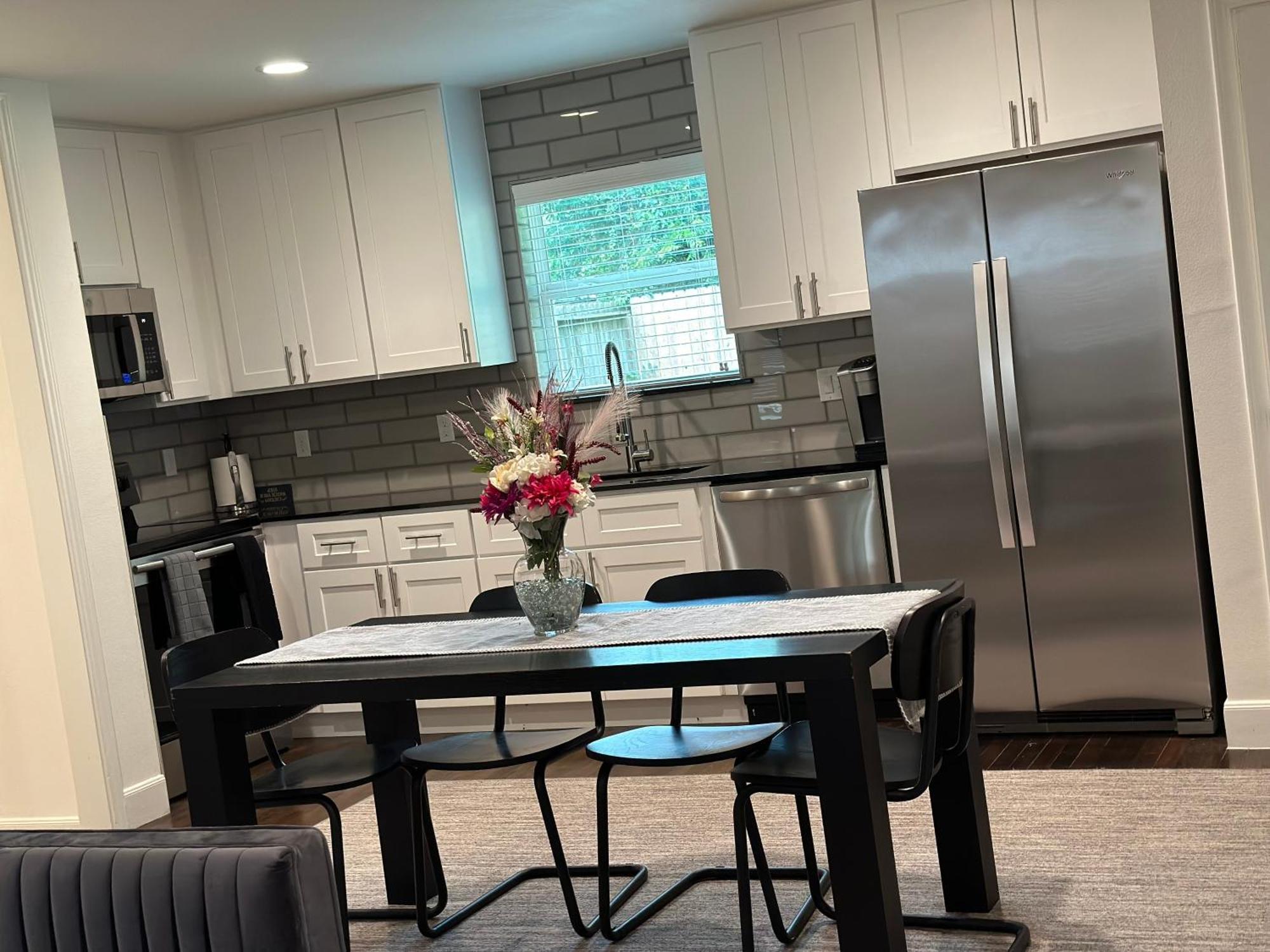 4 Bedroom Retreat 20 Minutes From Nrg Stadium And Hobby Airport Apartment