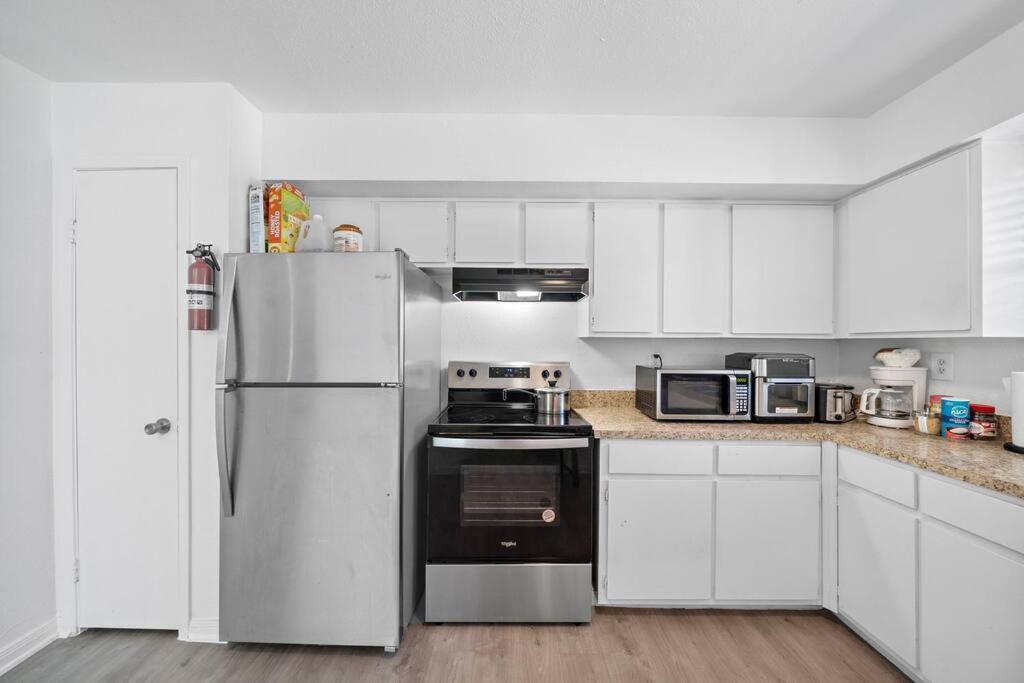 Apartment Cozy, Dedicated Workspace, Fast Wi-fi Houston