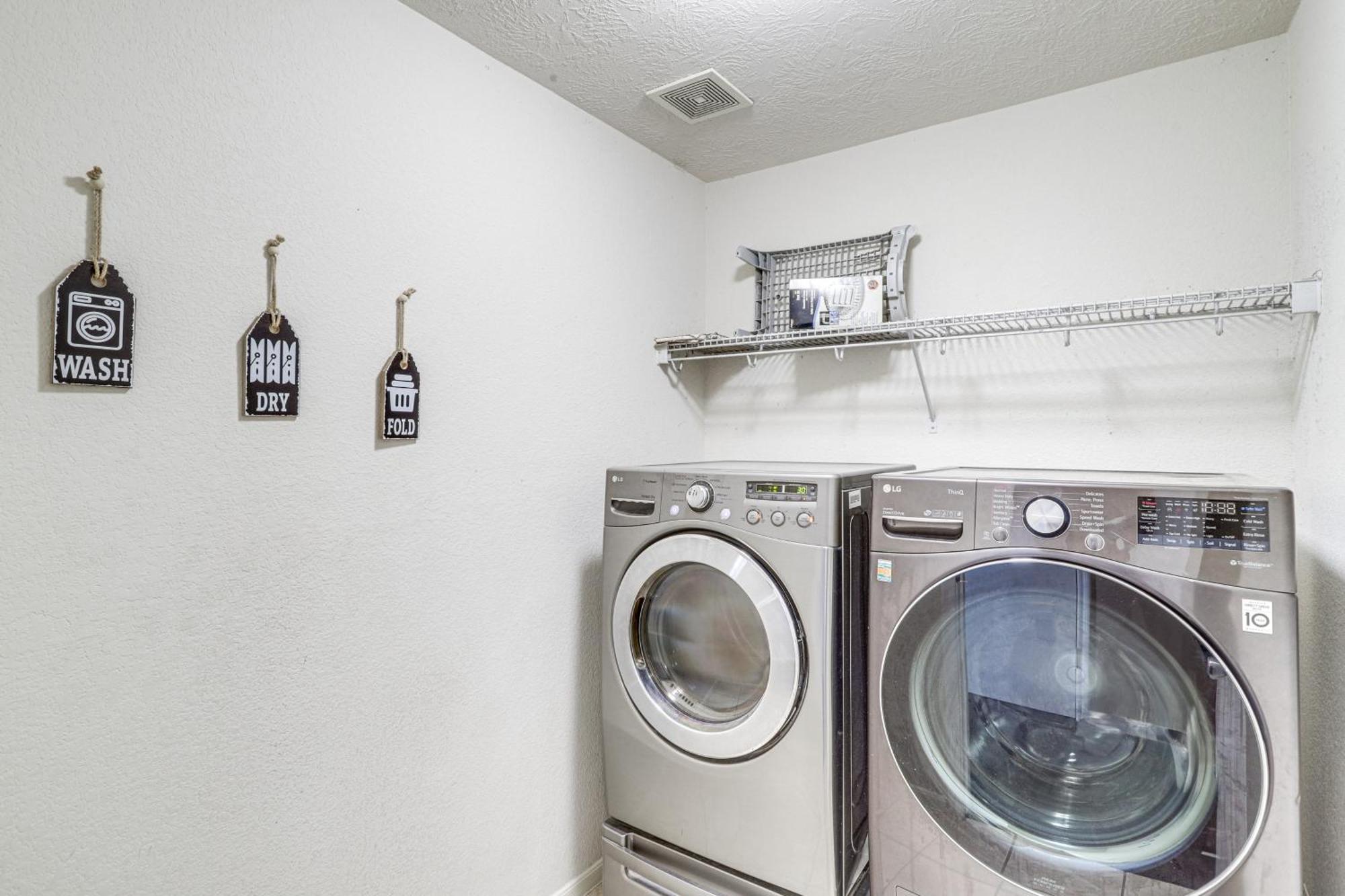Spacious With Pool Access, Fenced Yard! *