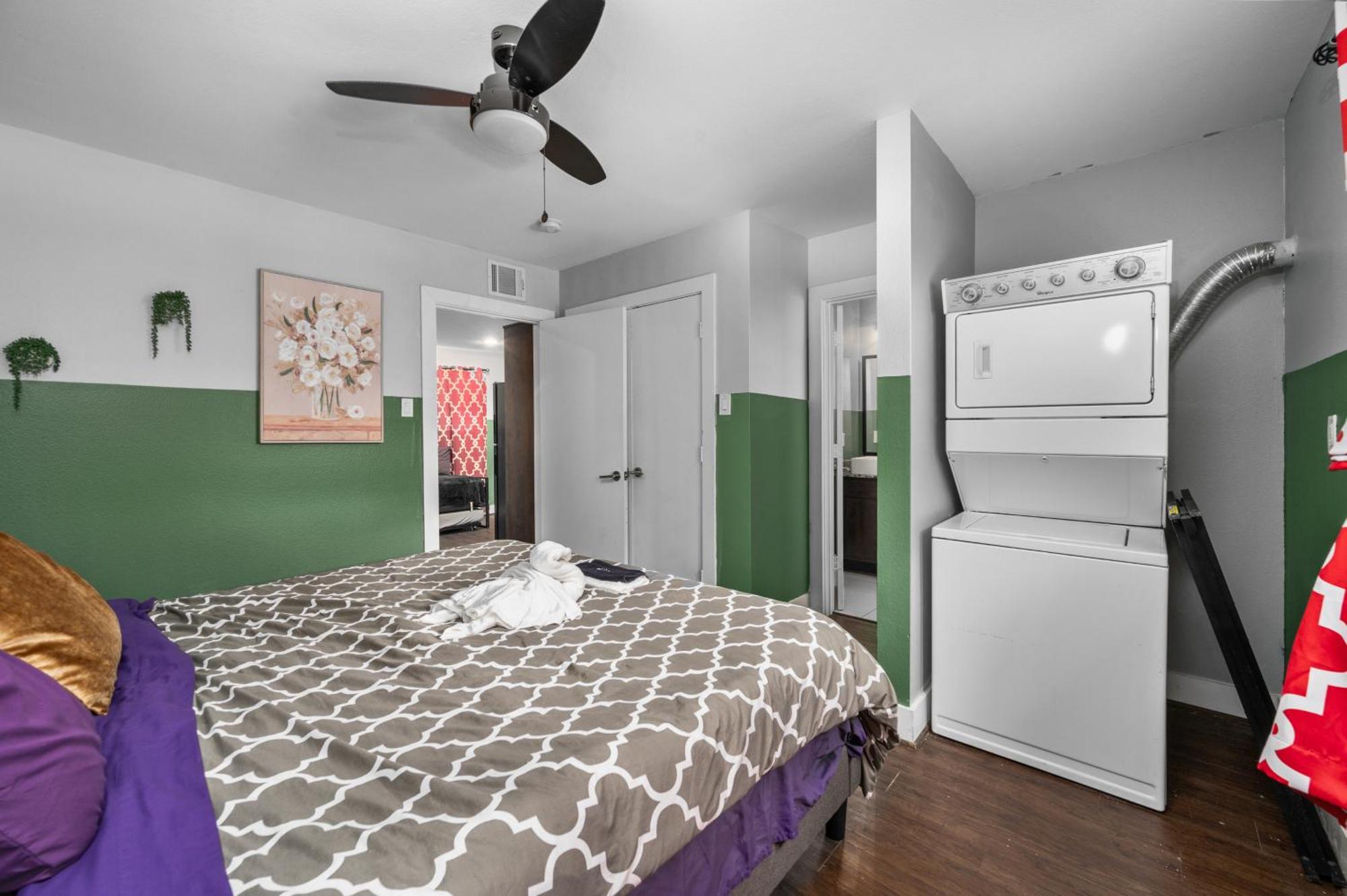Rustic 1br Near Medcenter-uh-nrg Apartment *