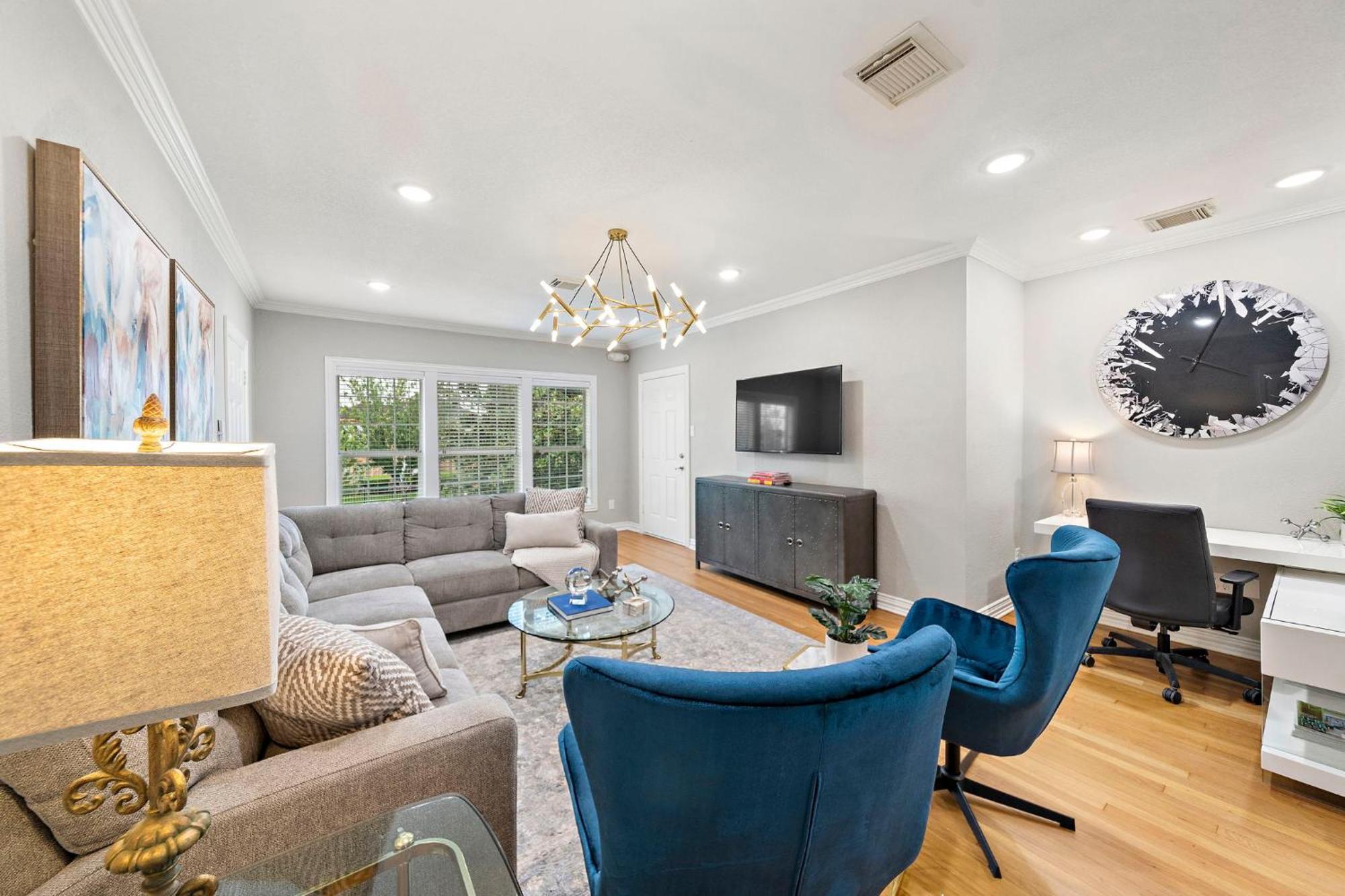 The Queen's Gambit Ii Apartment Houston