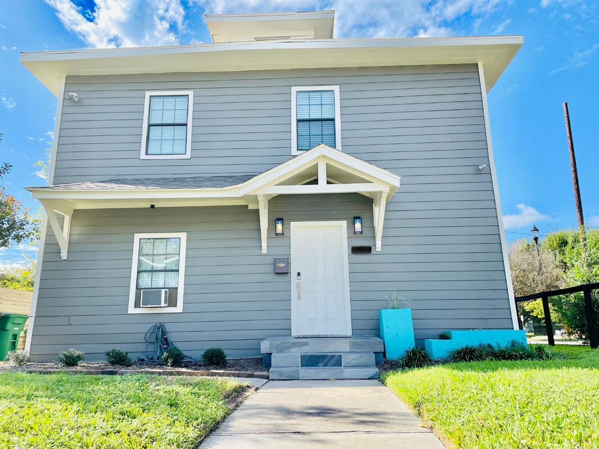 Delightful Location In Midtown!
