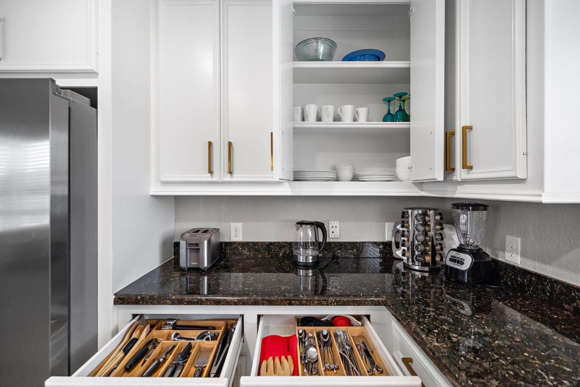 Apartment The Queen's Gambit Ii Houston