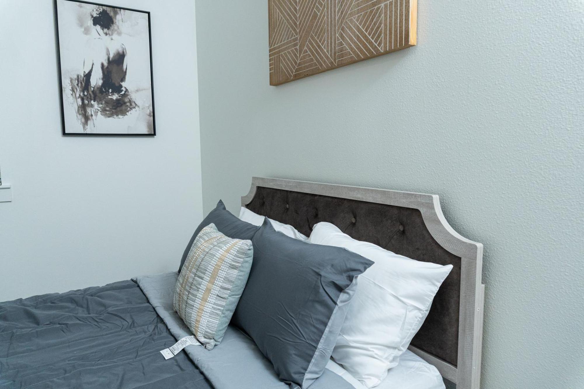 Luxurious One Bedroom One Bath Midtown Apartment