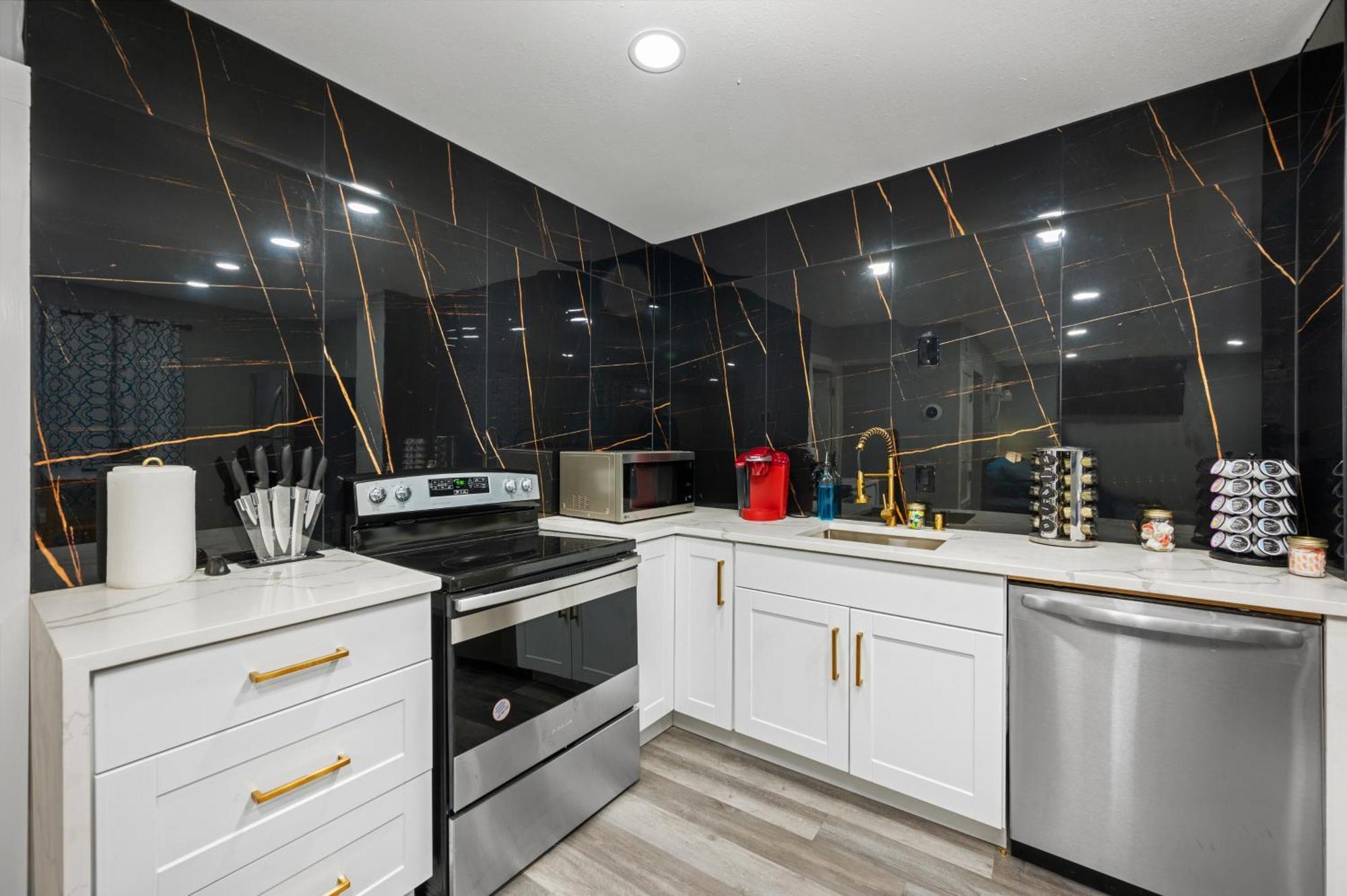 Comfortable 2br In Vibrant Heights *
