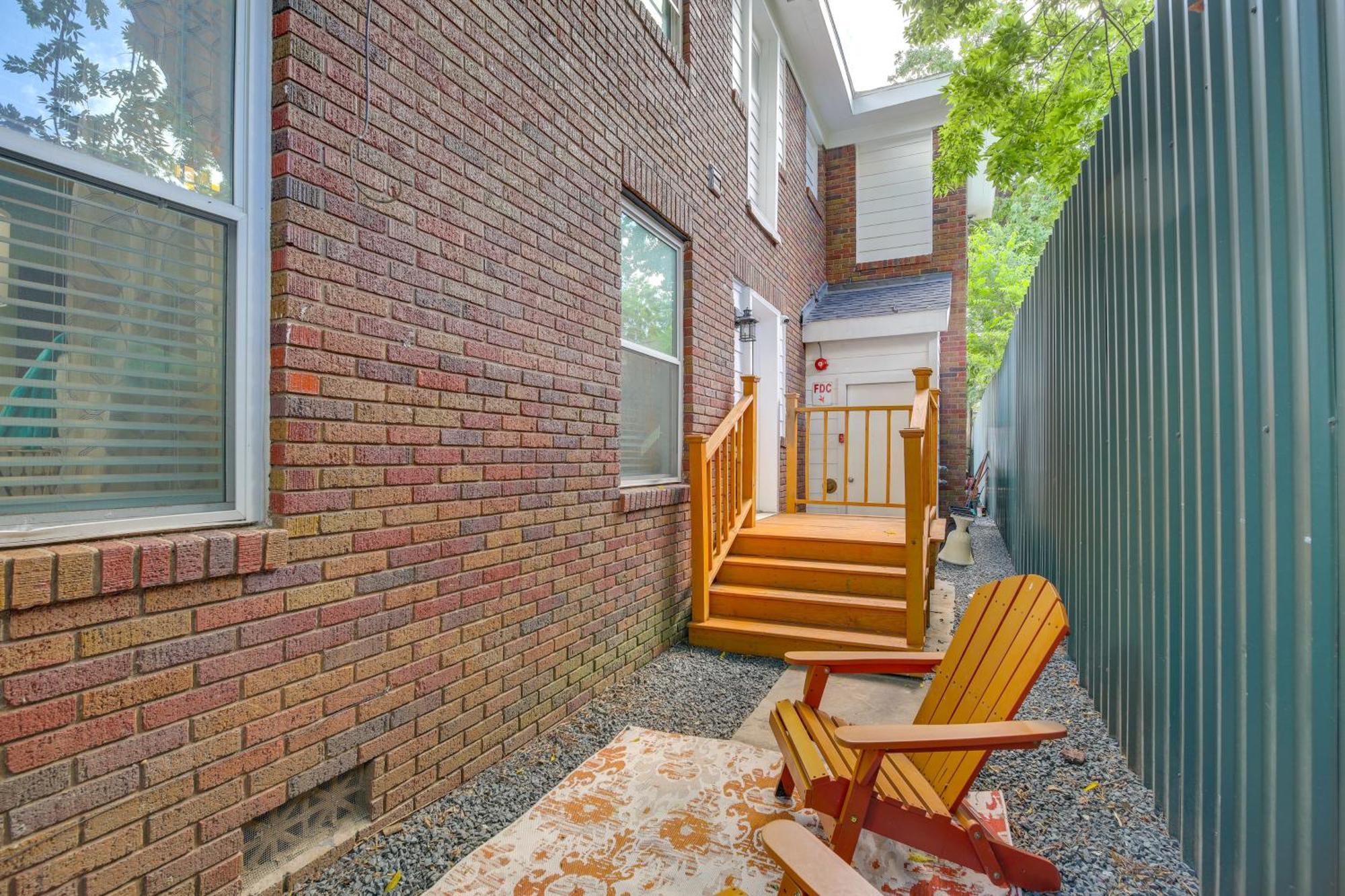 With Furnished Patio! Apartment