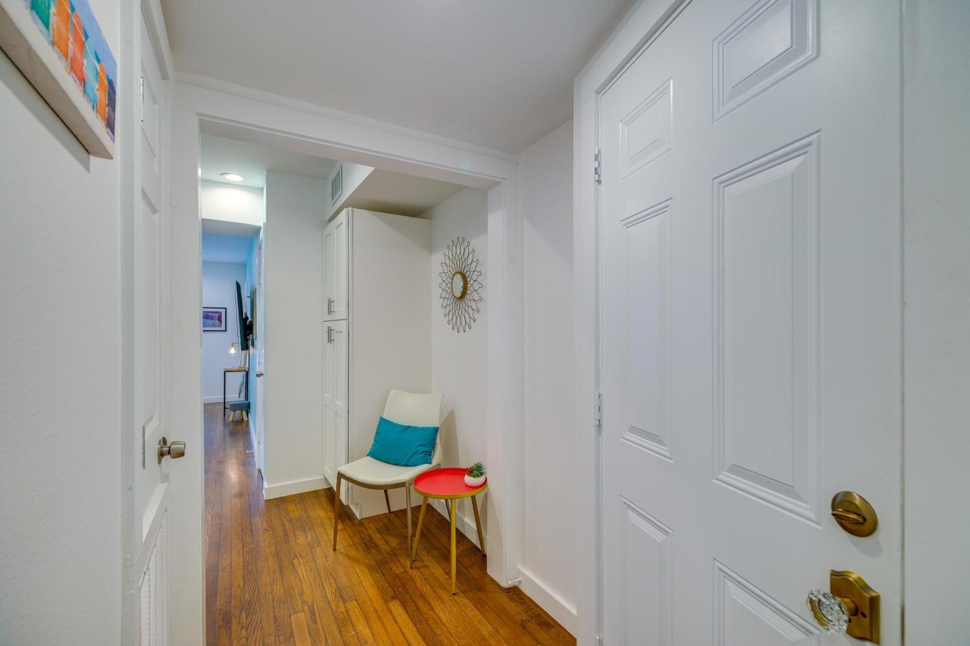 With Furnished Patio! Apartment Houston