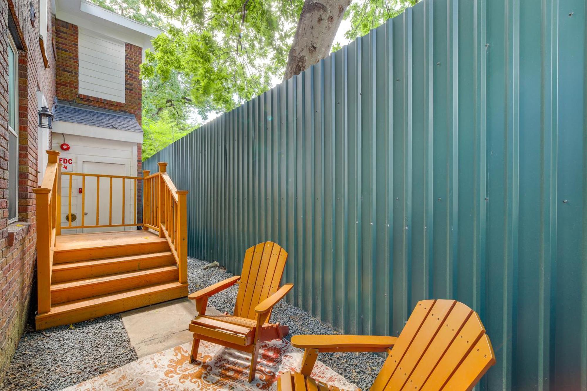 With Furnished Patio! Apartment Houston