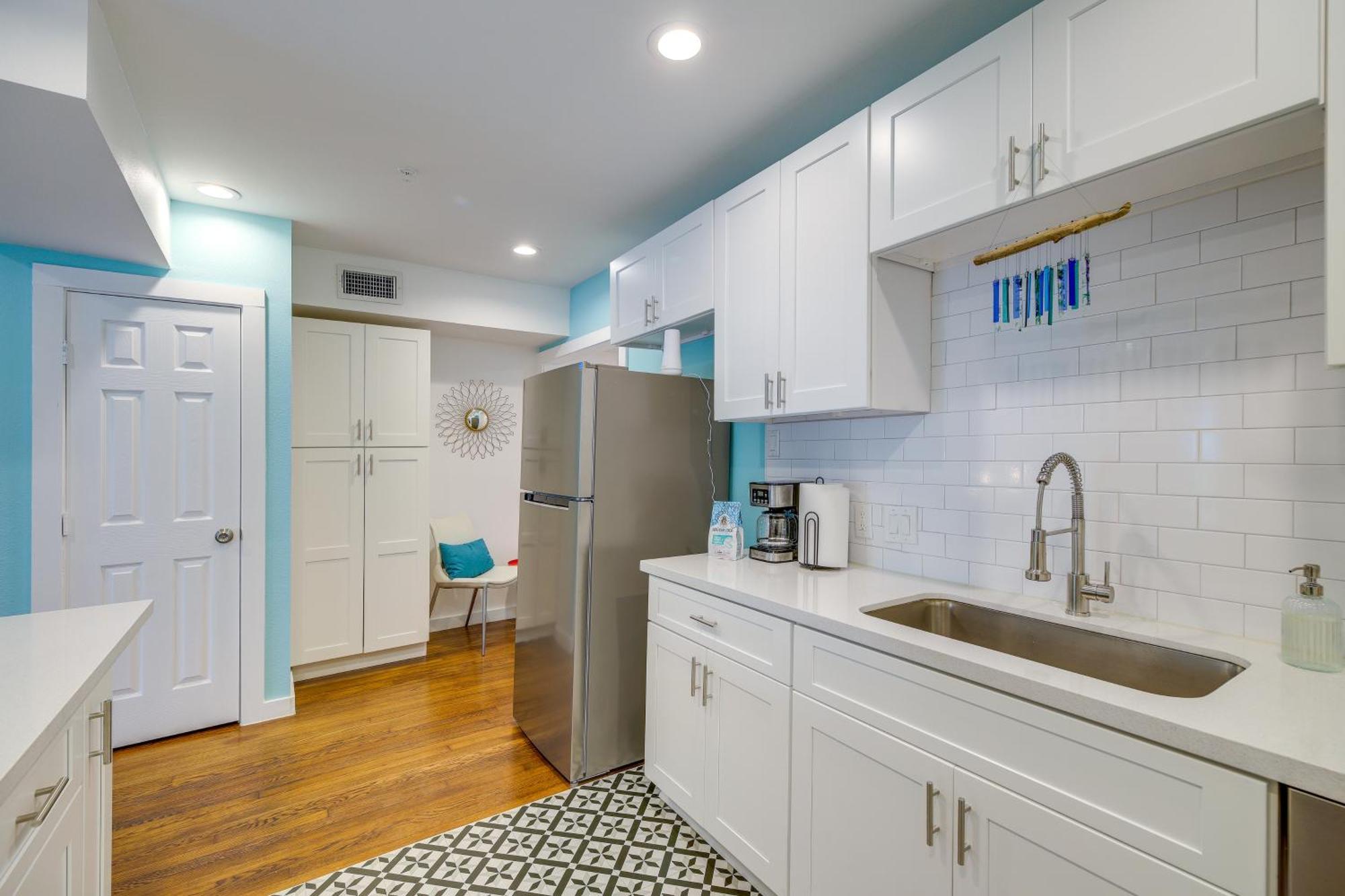 With Furnished Patio! Houston