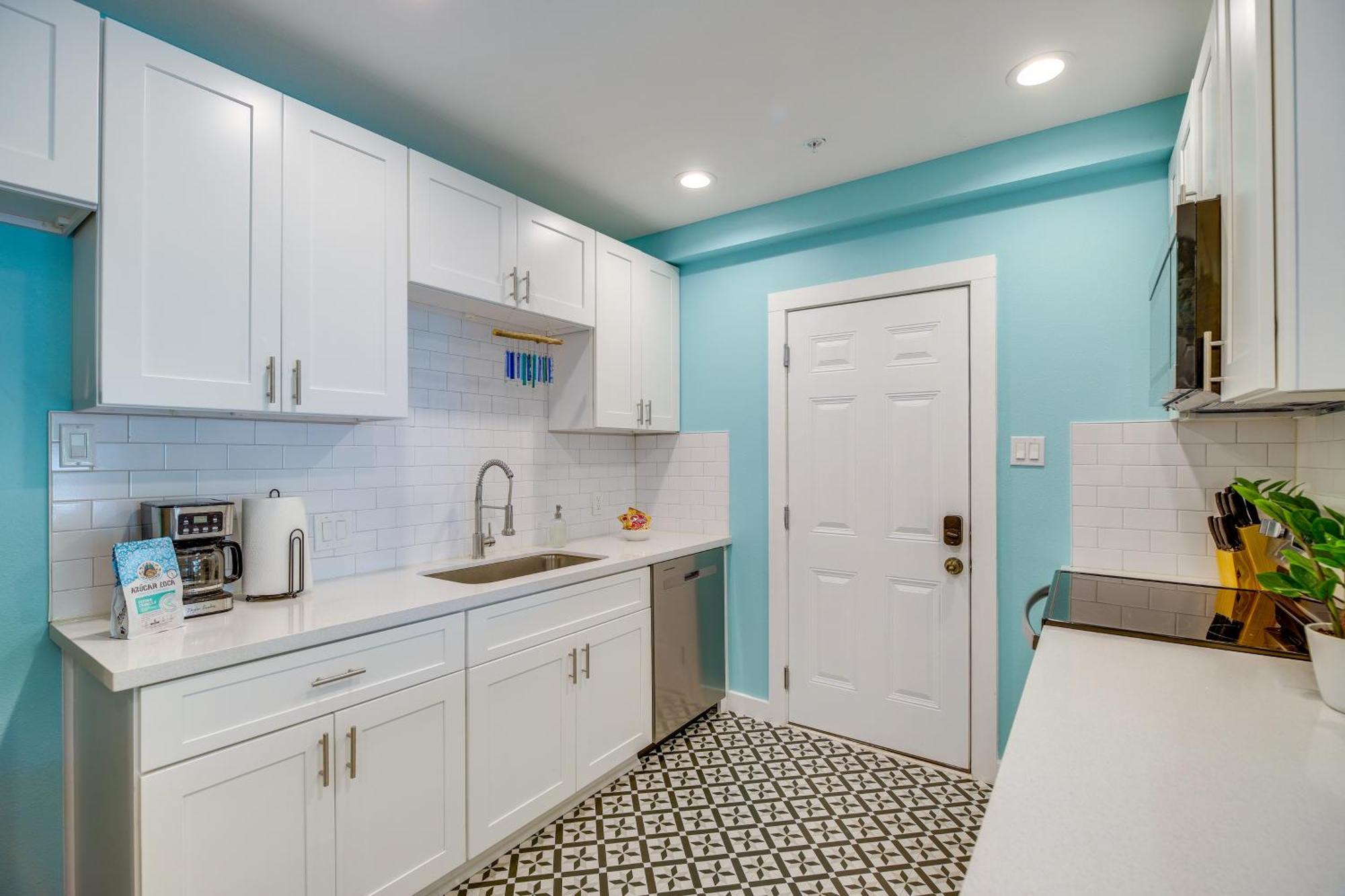 Apartment With Furnished Patio! Houston