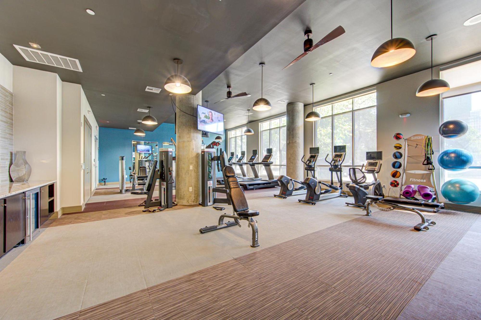 Cozy Downtown Petok Free Wi-fi Free Parking Apartment