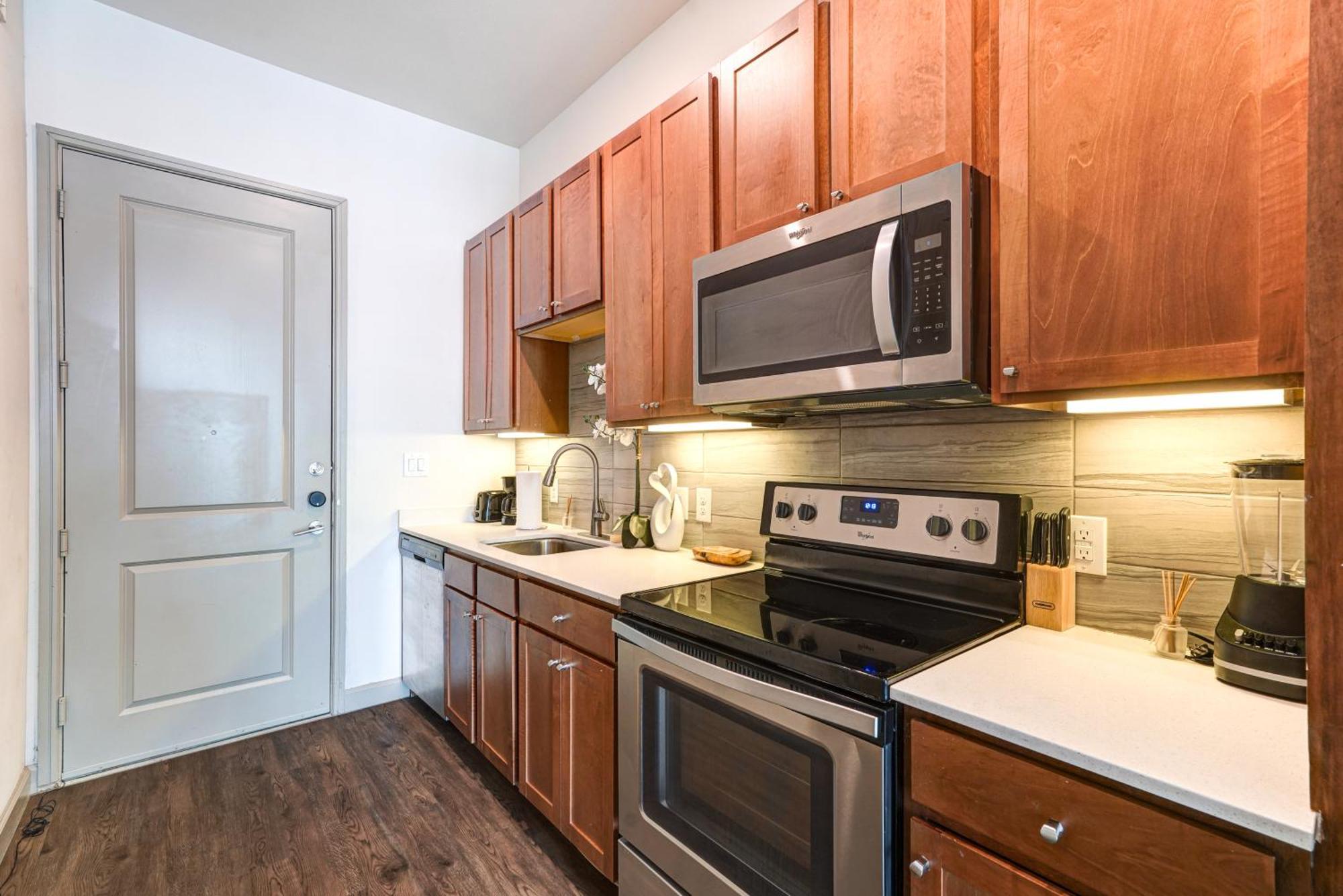 Cozy Downtown Petok Free Wi-fi Free Parking Apartment *