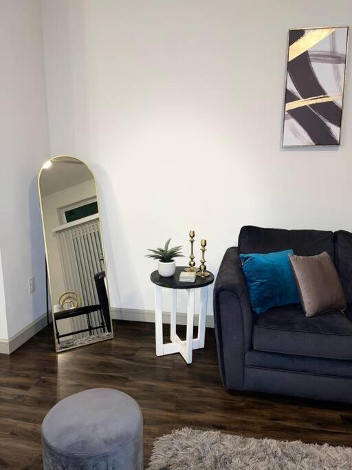 Apt In The Heart Of Dtwn Hou Free Parking Apartment Houston