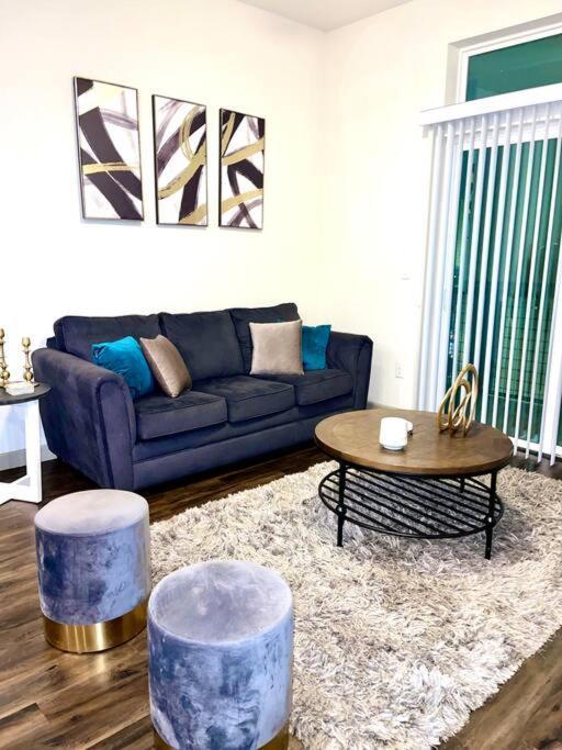 Apt In The Heart Of Dtwn Hou Free Parking Houston